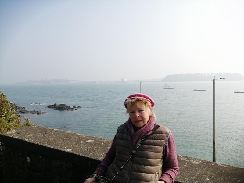 Viviane  78 ans Ploubalay