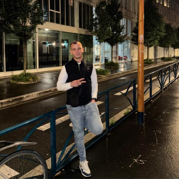 athmane 25 ans Bobigny