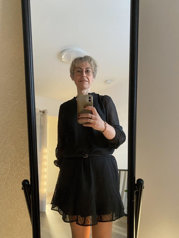 Jolie sourire  49 ans Les Touches