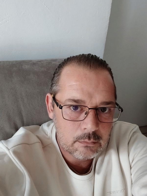 Cédric  43 ans Cerqueux de Maulévrier