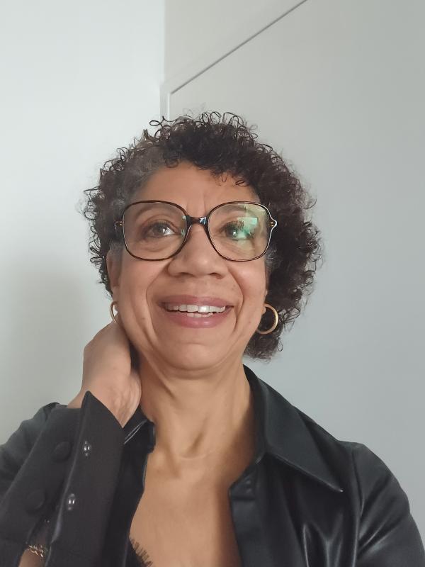 Maryia 63 ans Bordeaux