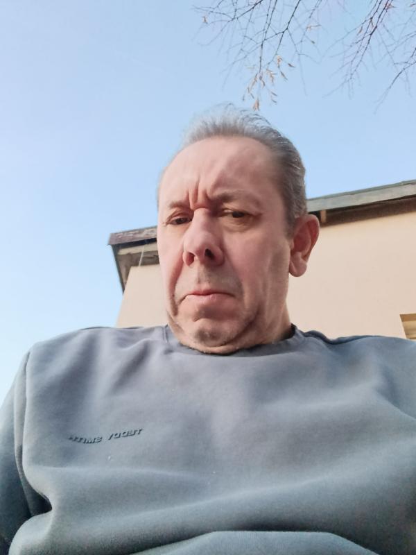 Patrick  52 ans Alleuze