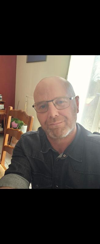 Jeff 46 ans Martinvast