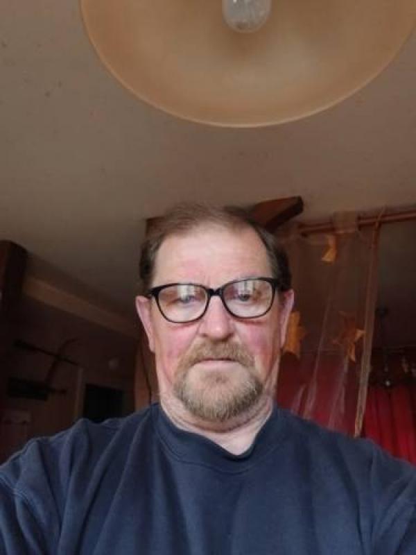 Thierryy 69 ans Sens