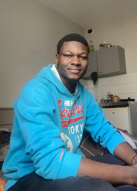 Ousmane 27 ans Clermont Ferrand