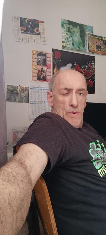 Michael 65 ans Auberchicourt