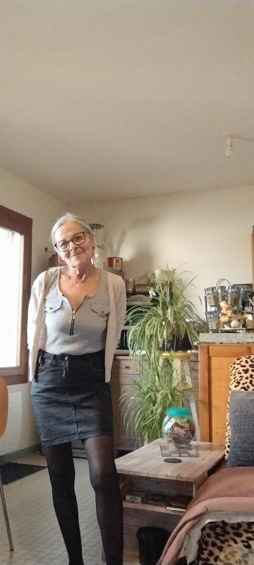 Nadia  70 ans Apremont