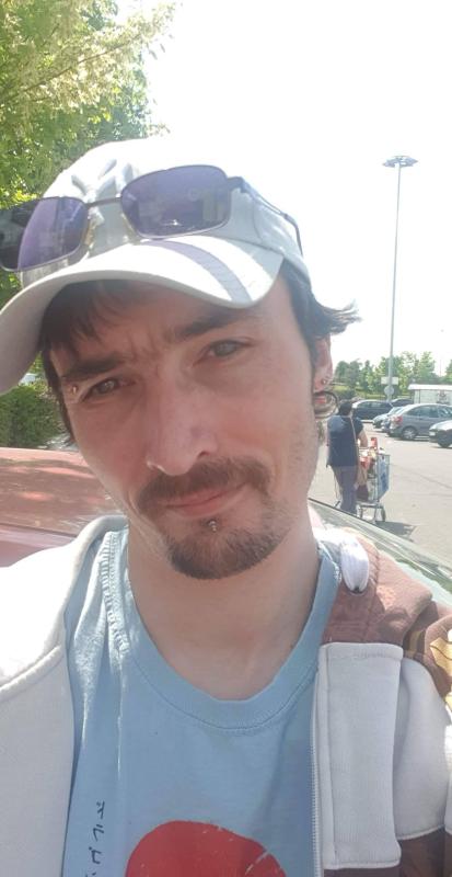 ludovic 44 ans Douchy les Mines