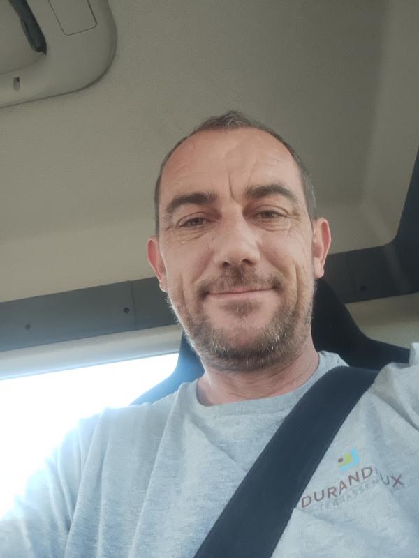 Charles  39 ans Fons