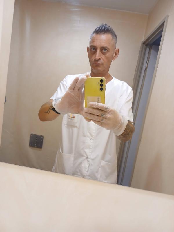 ludovic 49 ans Thuir