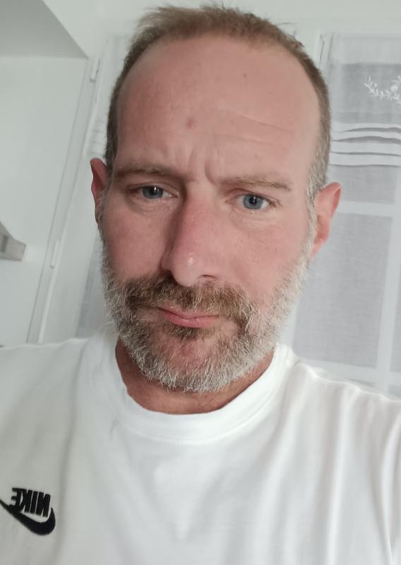 David 44 ans Compiègne