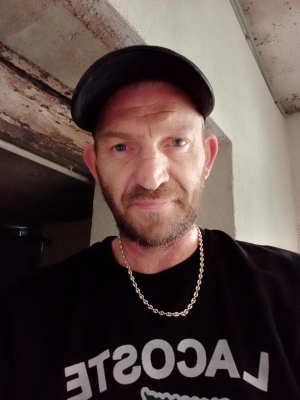 julien 45 ans Cours la Ville