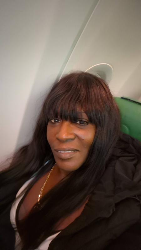 Iris 47 ans paris 12eme arrondissement