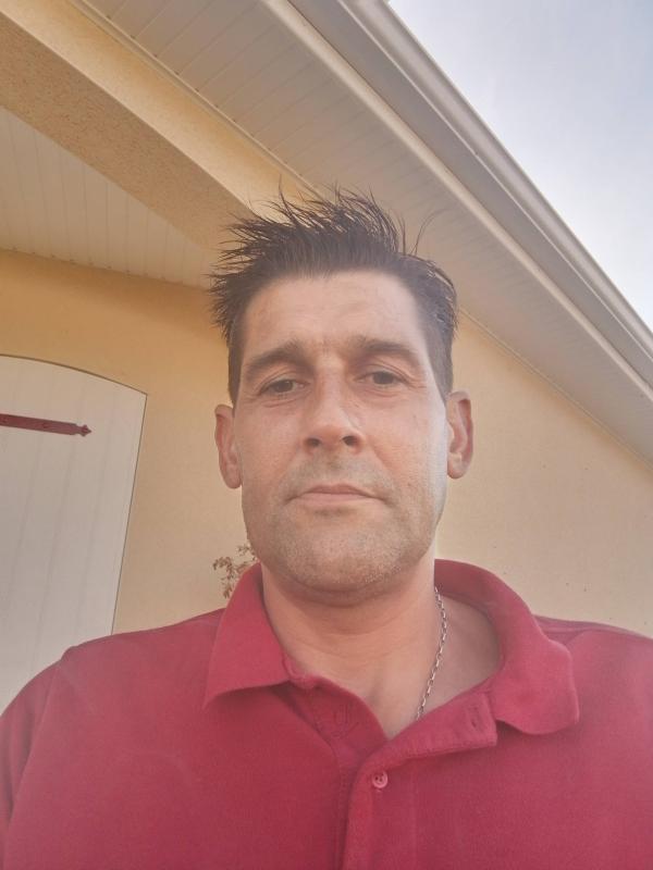 Lionel 48 ans Châteauneuf sur Charente