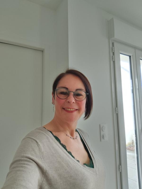 Jennifer  44 ans Chaniers