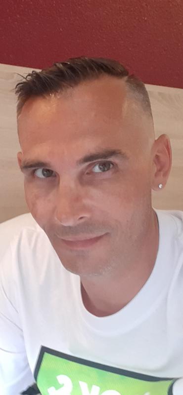 Olivier  46 ans Saint Aunès