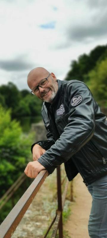 oliv71 54 ans La Planche