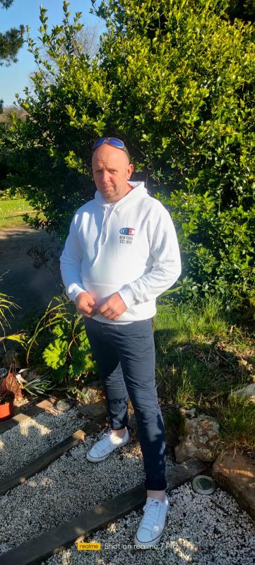 Jean Baptiste  54 ans Brest