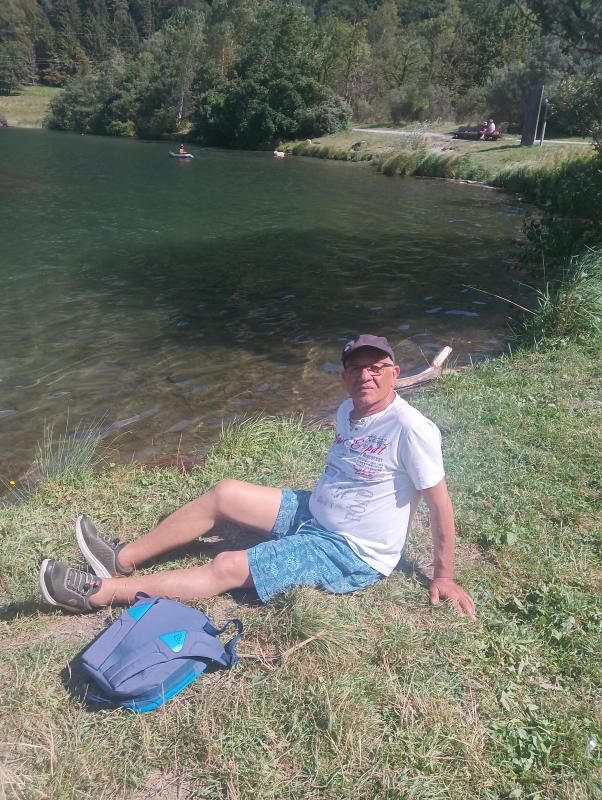 Hassan  70 ans Orléans