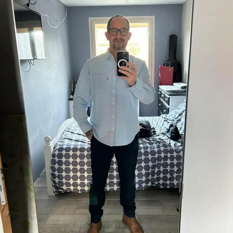 thithidom 37 ans paris 19eme arrondissement