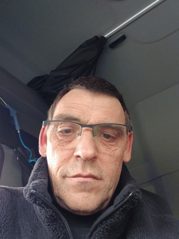 Yaya  46 ans Chemillé