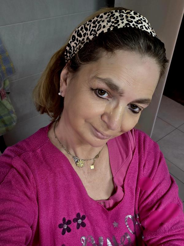 Pateicia 56 ans Ugine