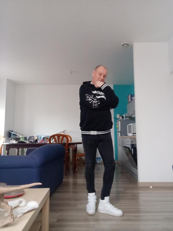 Yannick  58 ans Rennes