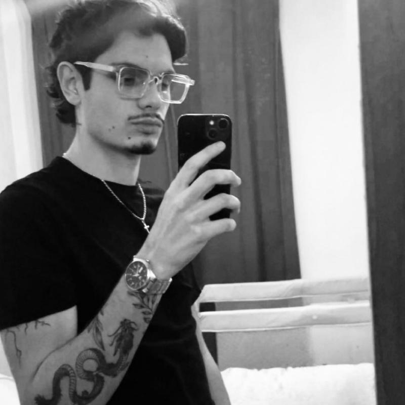florian 22 ans San-Martino-di-Lota