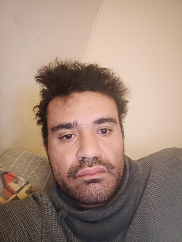 Josué  33 ans Caen