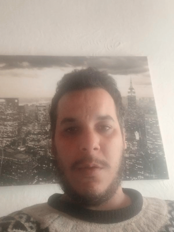 Ilyasse siott 32 ans La Grand'Combe