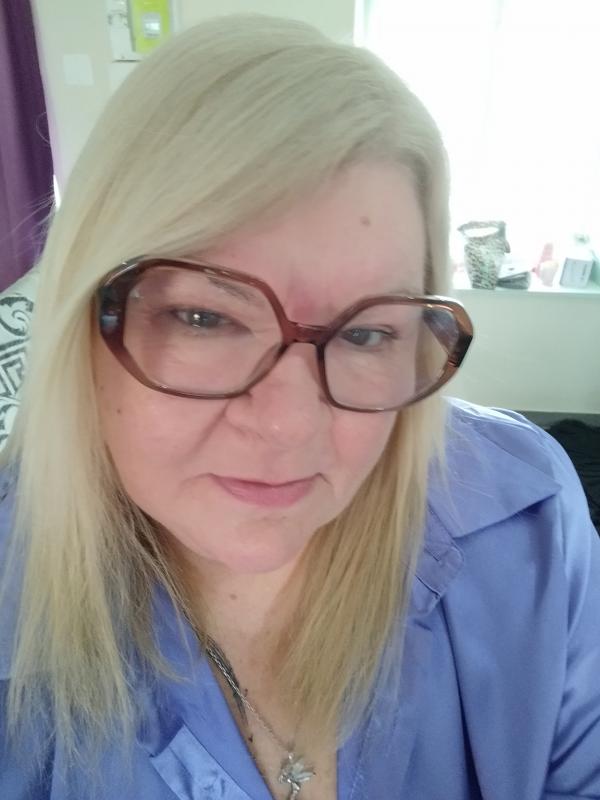 Nathalie  60 ans Saint Quentin