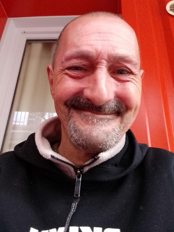Mathias 57 ans Niort
