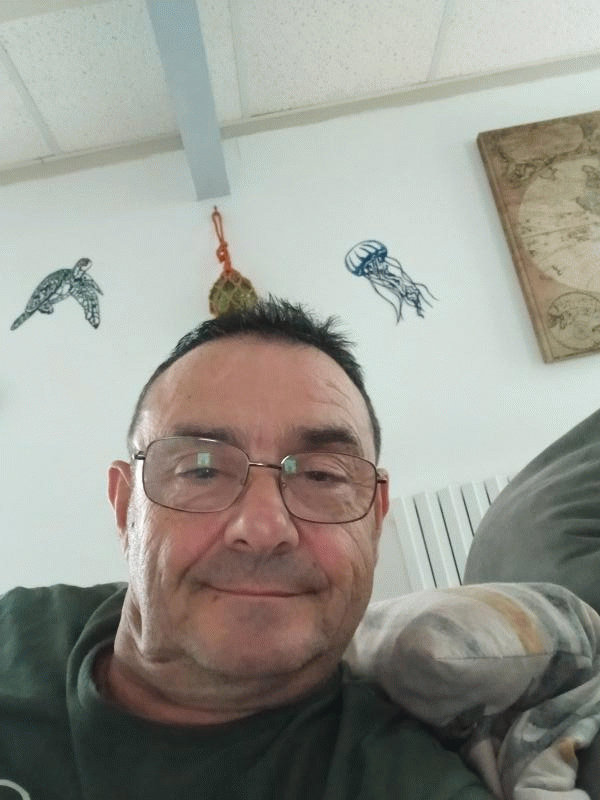 Yvan  66 ans Pont du Casse