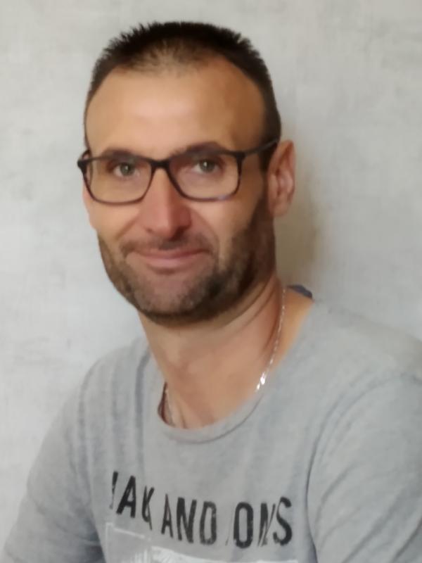 DOM BAT 54 ans Mainsat