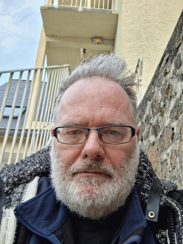 Erwan  53 ans Plouézoch