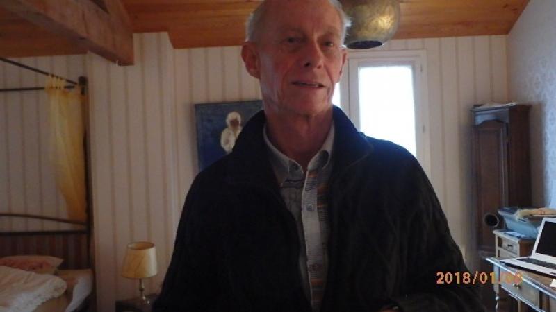 homme libre 74 ans Laudun