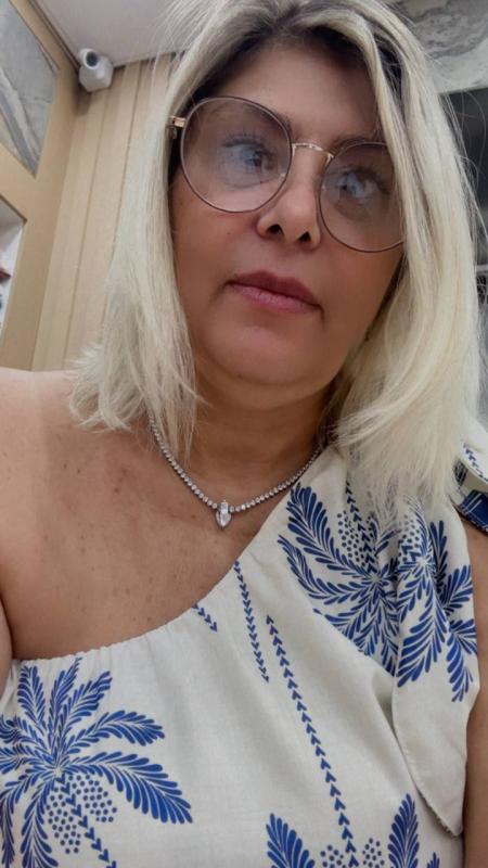 Claudia 54 ans paris 15eme arrondissement