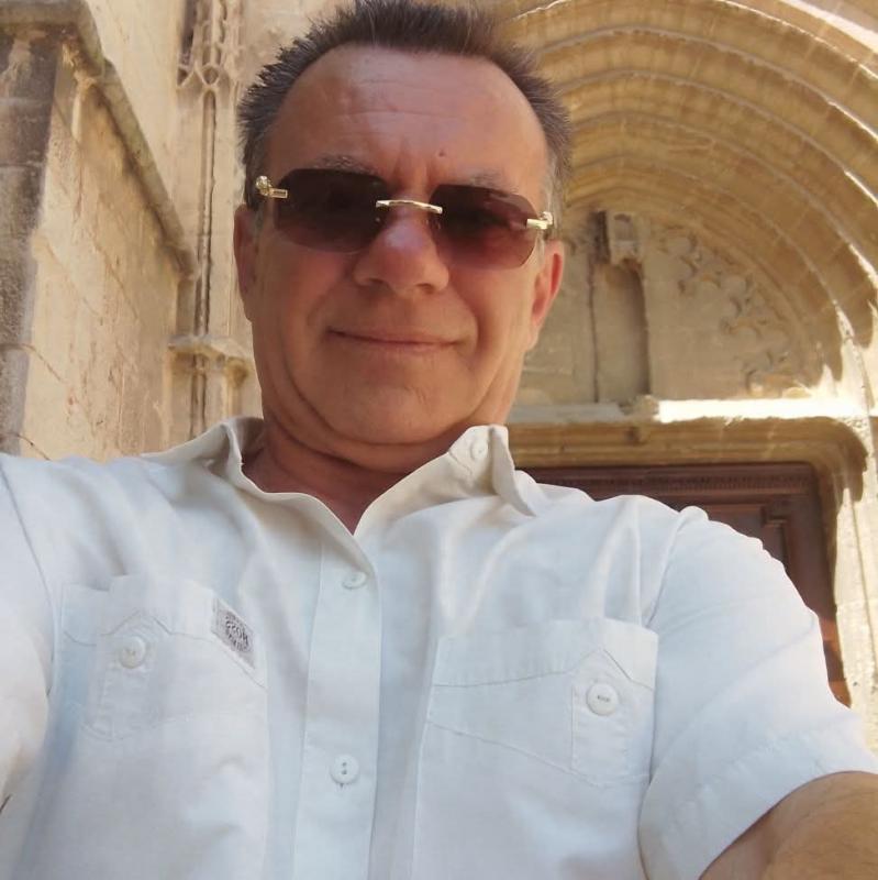 Serge  56 ans Manosque