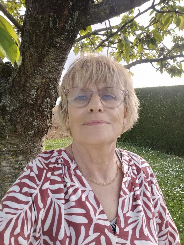 Marie 61 ans Saint Jean d'Angély