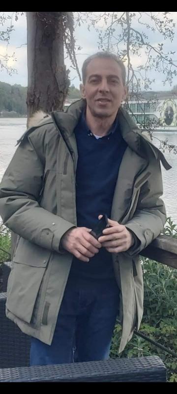 Smail 43 ans paris 17eme arrondissement