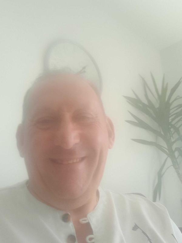 pat 66 ans Saint Divy