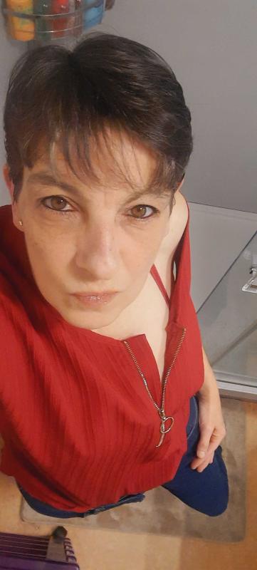 Fabienne  57 ans Le Longeron