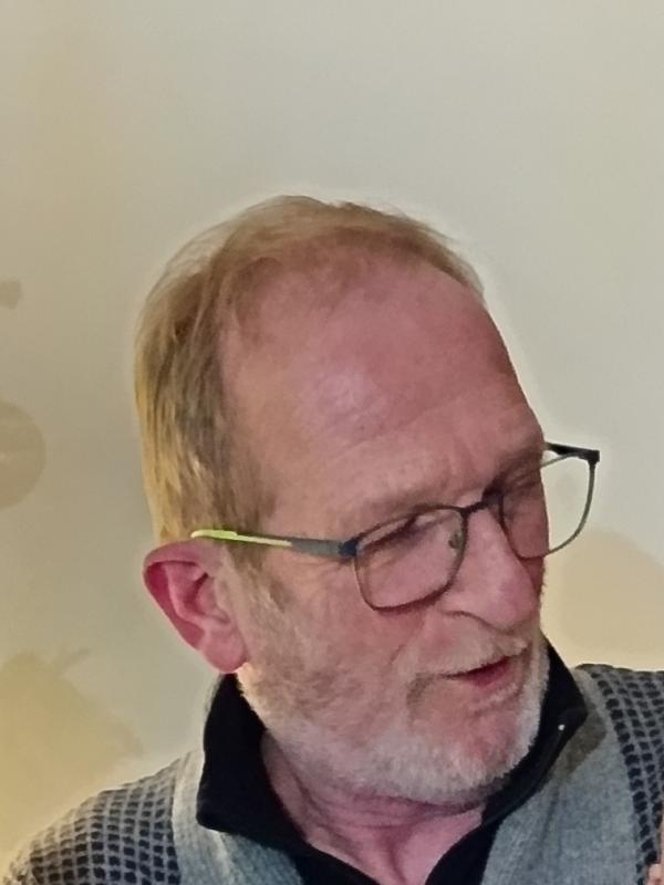 Éric  60 ans Bonnes