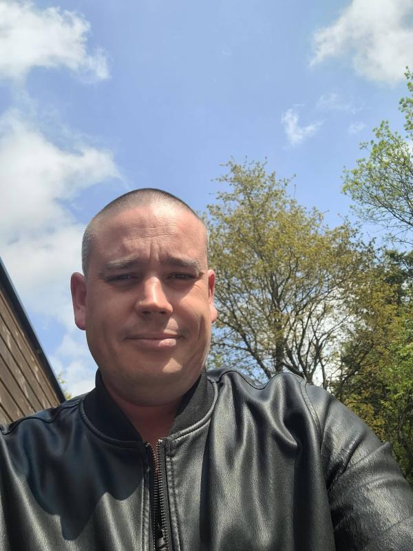 Kévin 37 ans Grandchamps des Fontaines