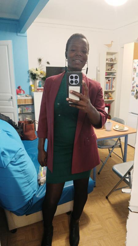 Synthia 40 ans paris 20eme arrondissement