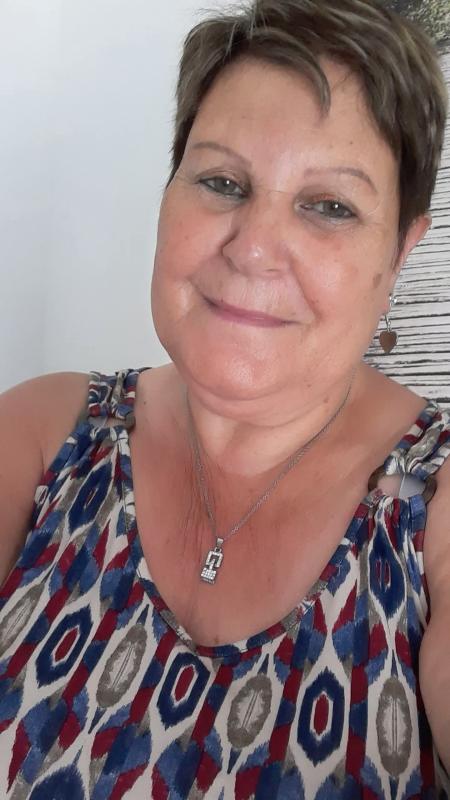 Josiane  74 ans Le Pellerin