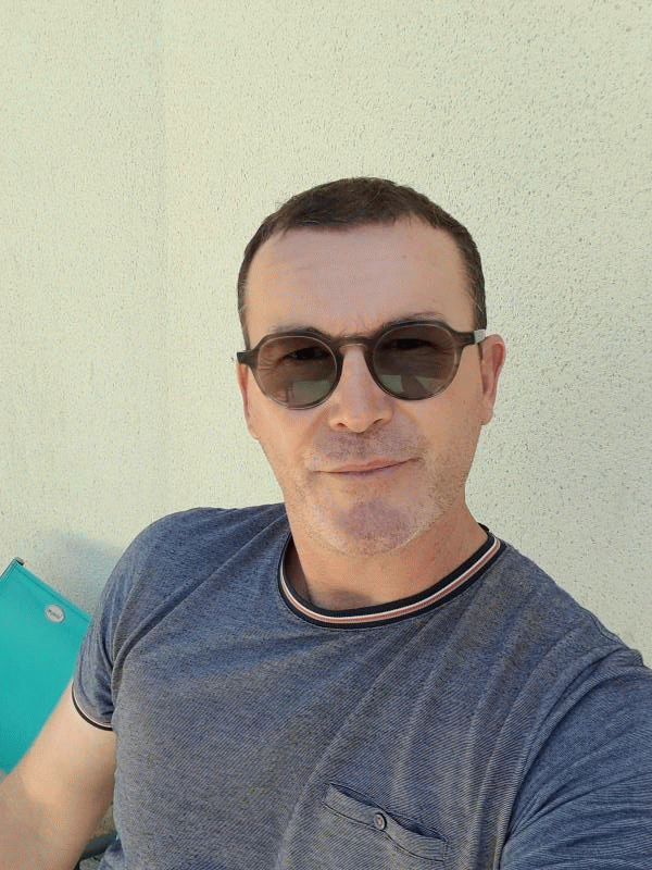 Mickka 51 ans Soulaire et Bourg