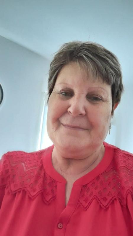 Josiane  74 ans Le Pellerin