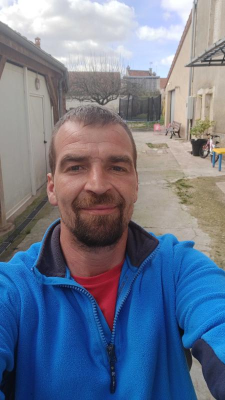 simon 37 ans Voulaines les Templiers