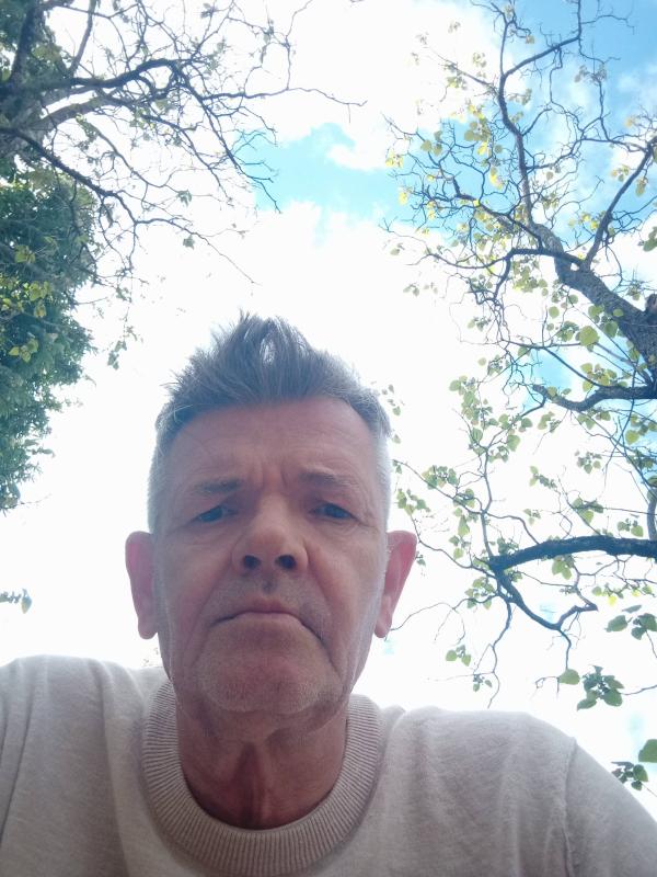 Olivier 57 ans Vénissieux